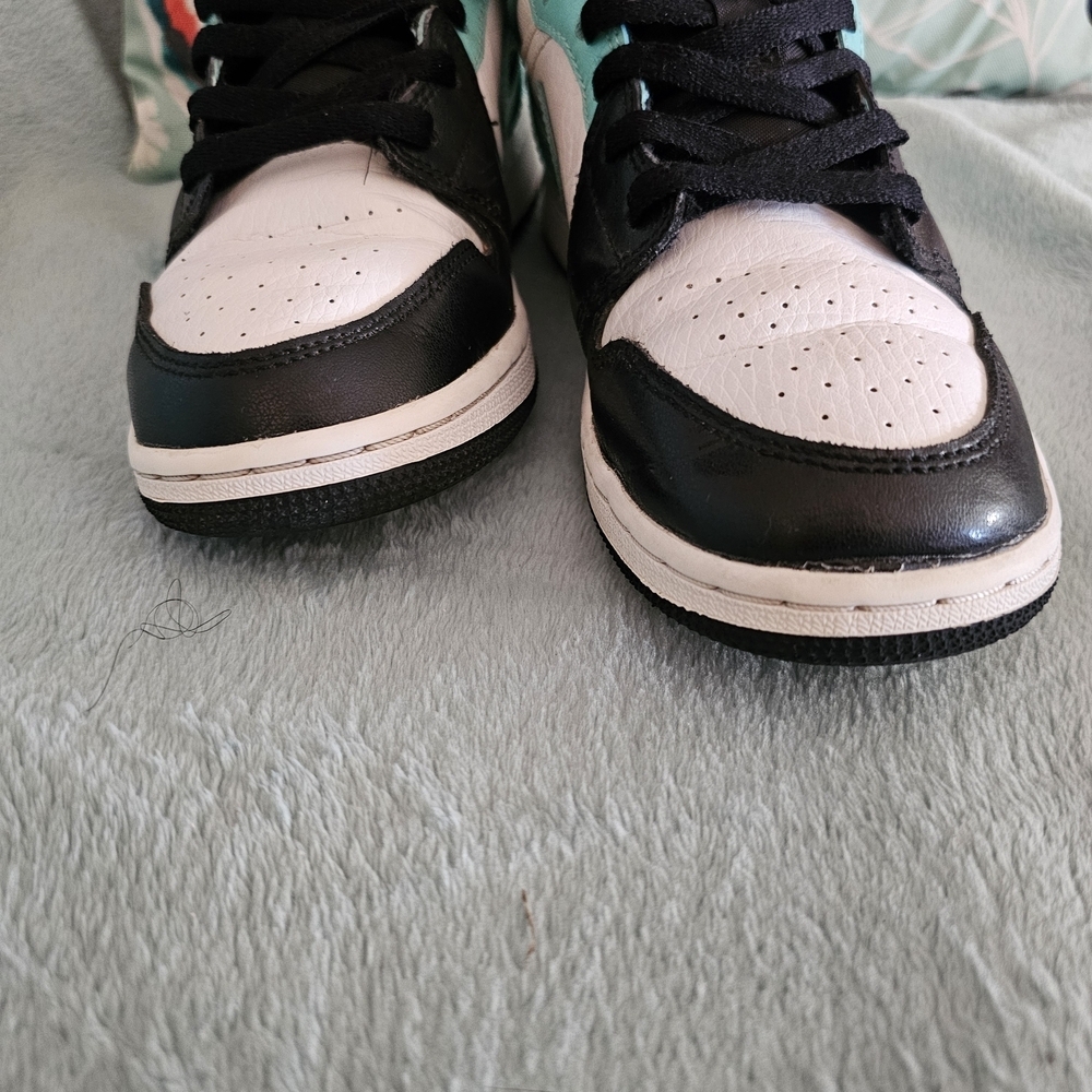 Air Jordan 1 Mid Basketball Shoes In Tropical Twist Youth Size 4.5 - Picture 7 of 14